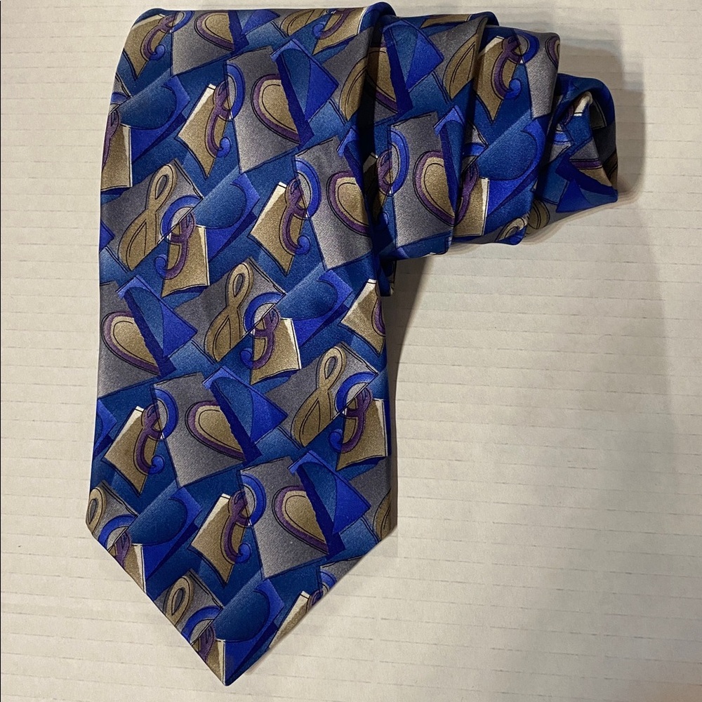 The Beatles SGT Pepper's Lonely Hearts Club Band Collectible vintage silk tie.